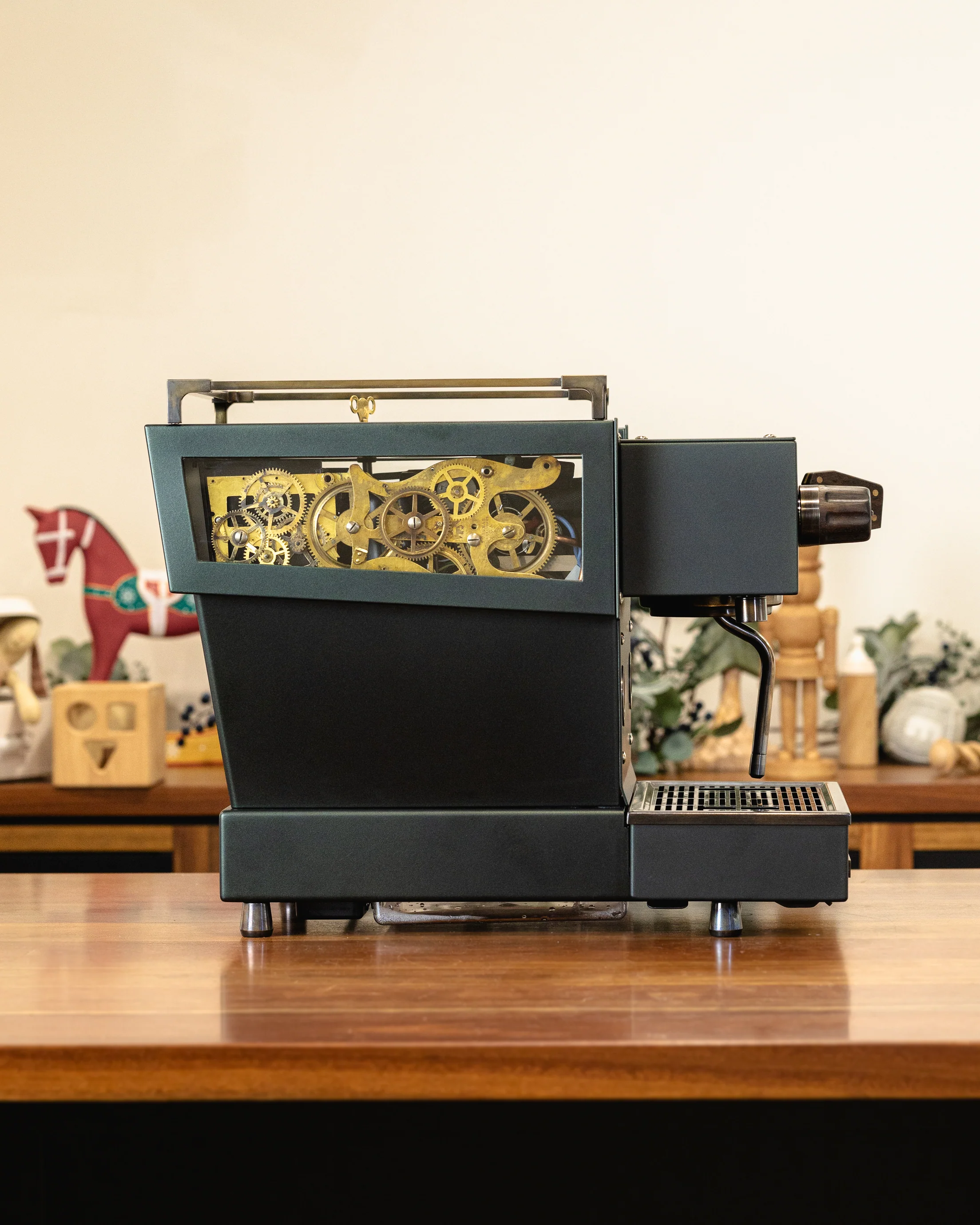 Santa's Workshop (Linea Mini R) - Specht Christmas - Image 7
